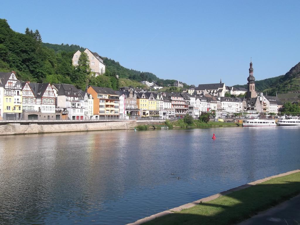 Haus Burgfrieden Cochem Hotel Ngoại thất bức ảnh