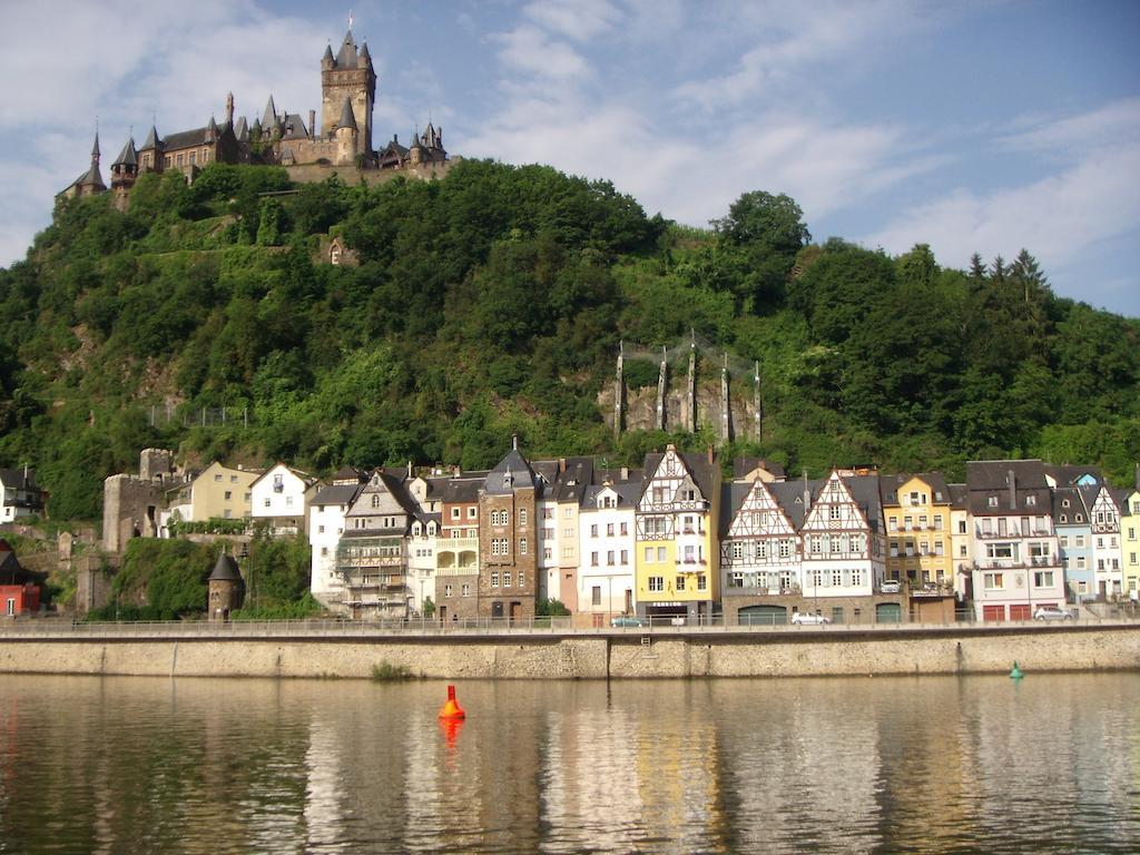 Haus Burgfrieden Cochem Hotel Ngoại thất bức ảnh