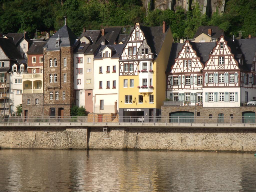 Haus Burgfrieden Cochem Hotel Ngoại thất bức ảnh